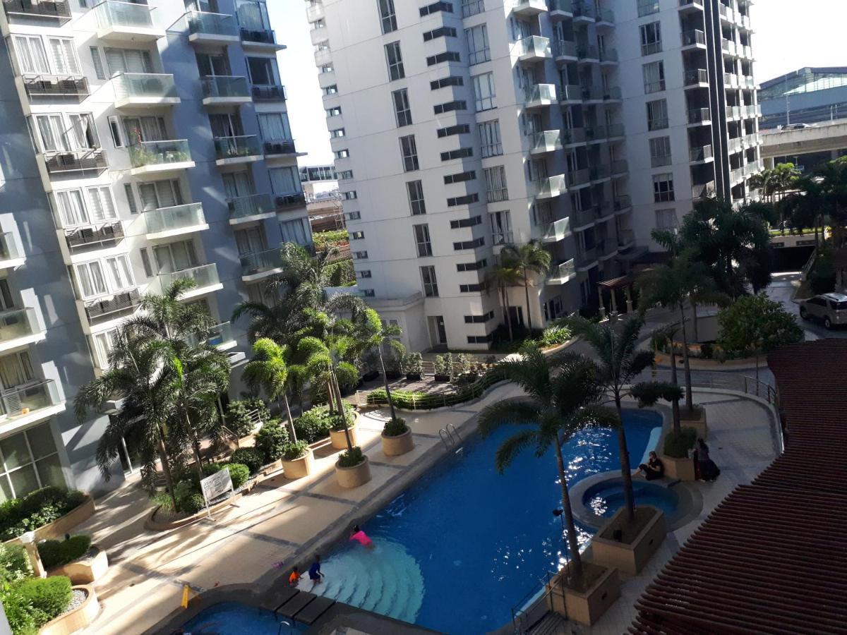 One Palm Tree Villas マニラ市 エクステリア 写真